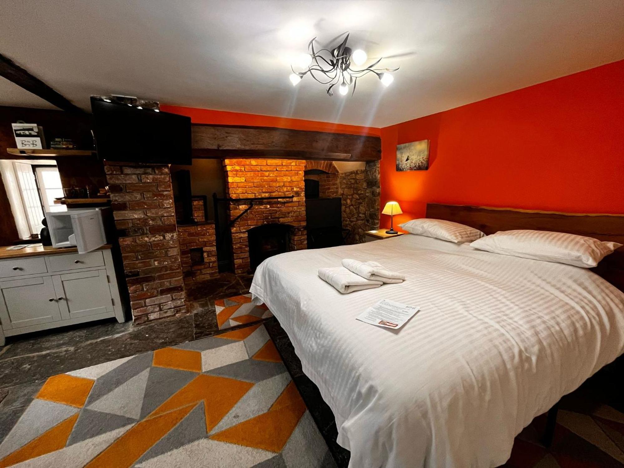 Old Manor House Bed and Breakfast Axbridge Exteriör bild