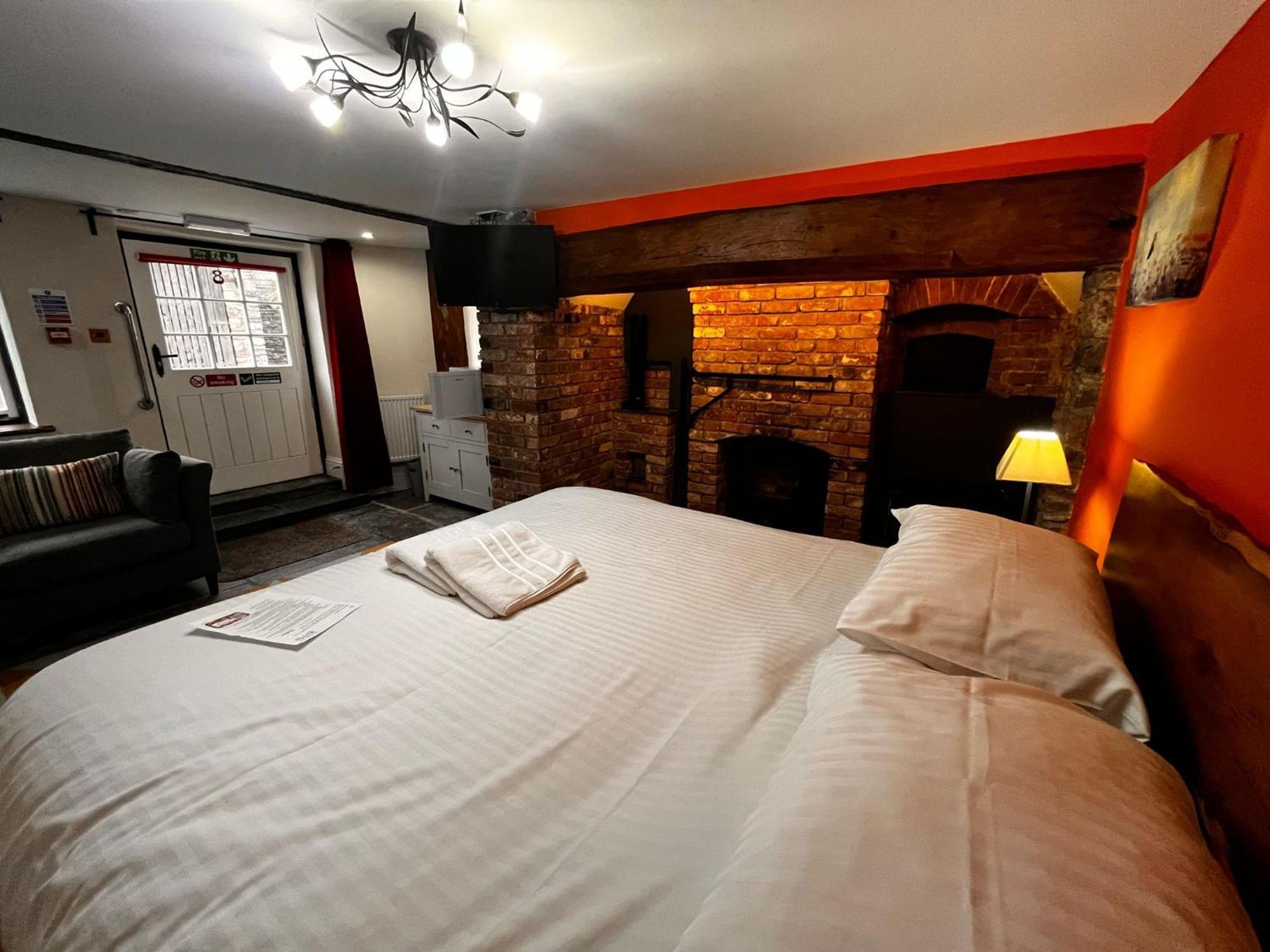 Old Manor House Bed and Breakfast Axbridge Exteriör bild