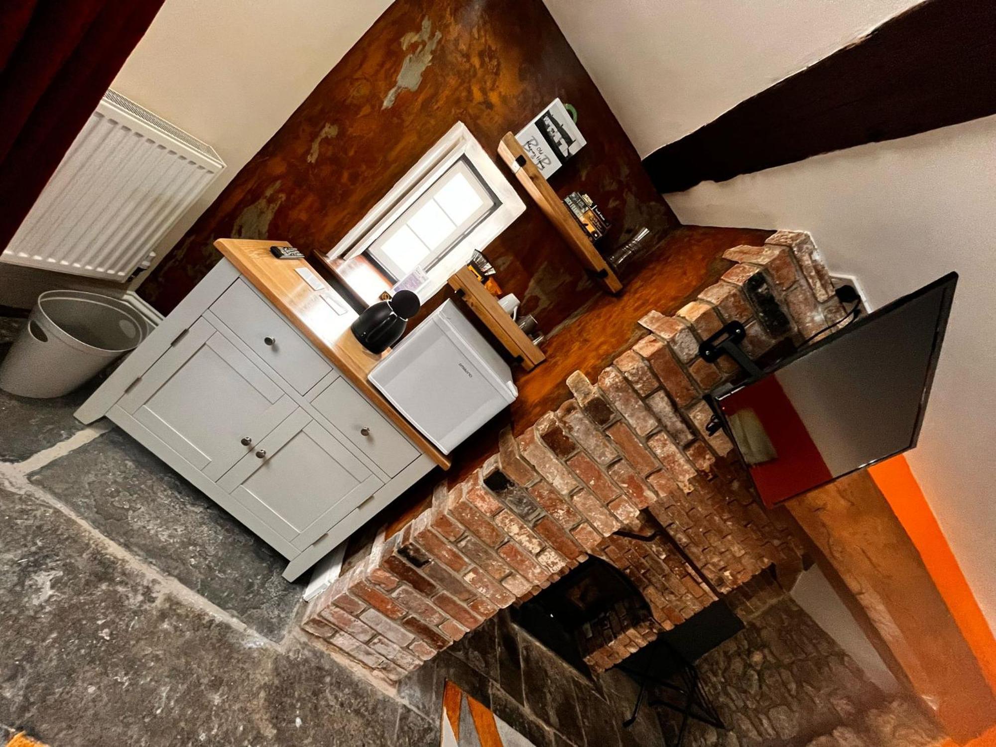 Old Manor House Bed and Breakfast Axbridge Exteriör bild